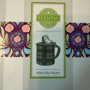 Scentsy Melt My Heart Plaid Mug Warmer